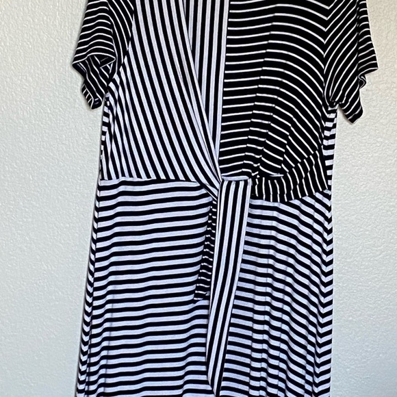 T TAHARI GEOMETRIC STRIPE MAXI DRESS BLACK WHITE MODAL KNIT SIDE KNOT SIZE XL - Picture 3 of 11